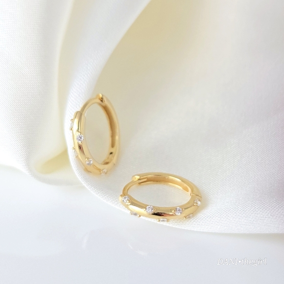 NEW 18K Gold Plated Sterling Silver CZ Diamond Huggie Hoop Earrings - Picture 8 of 8